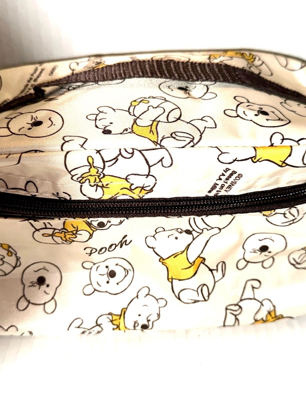 Disney Winnie the Pooh Printed insulated lunch bag tote - Cream & Yellow
